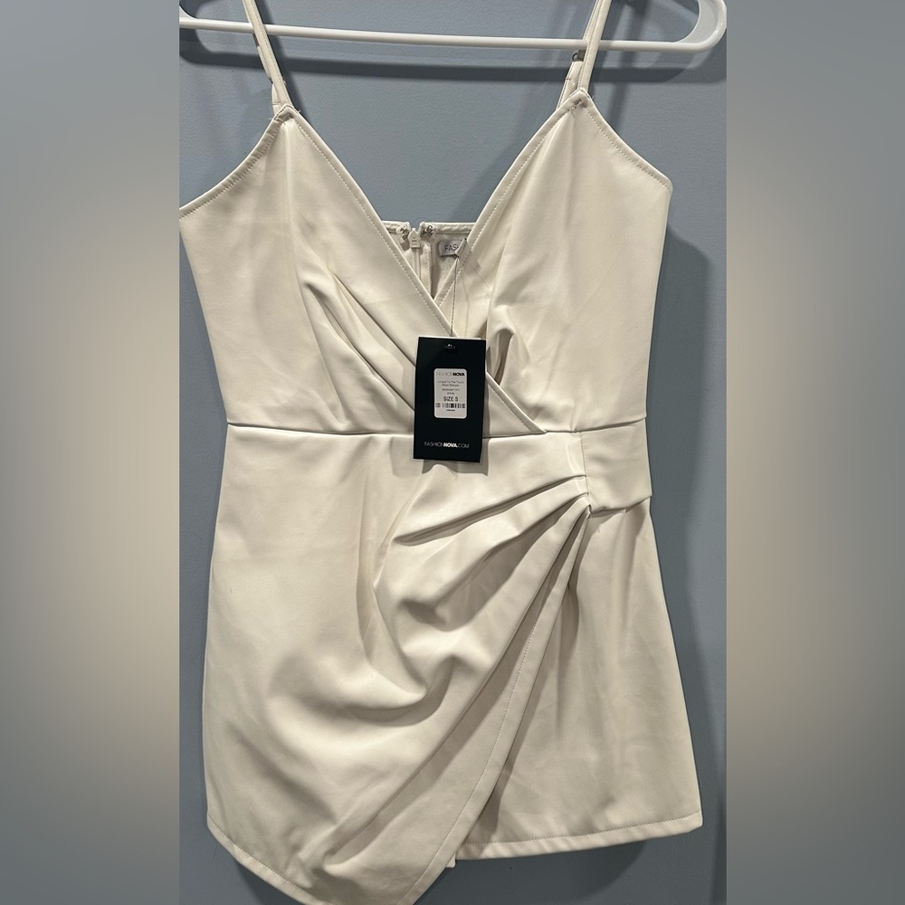 White romper size:small